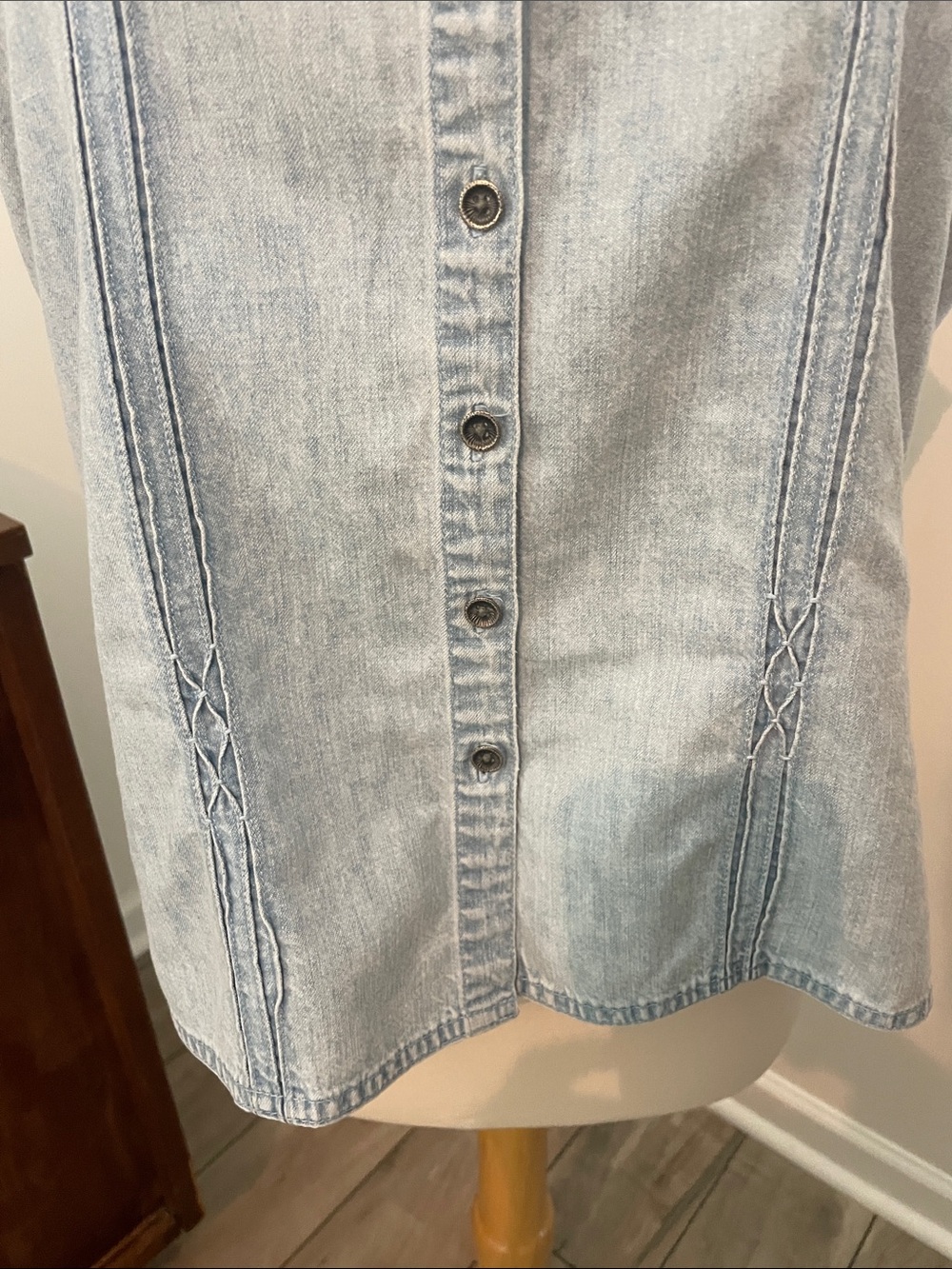 J Jill Light Wash Denim Button-Front Tank Top - Picture 2 of 4